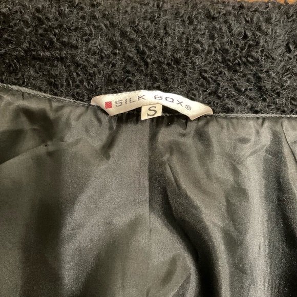 Chic Black Women's Teddy Jacket with Floral Accents - Picture 4 of 6